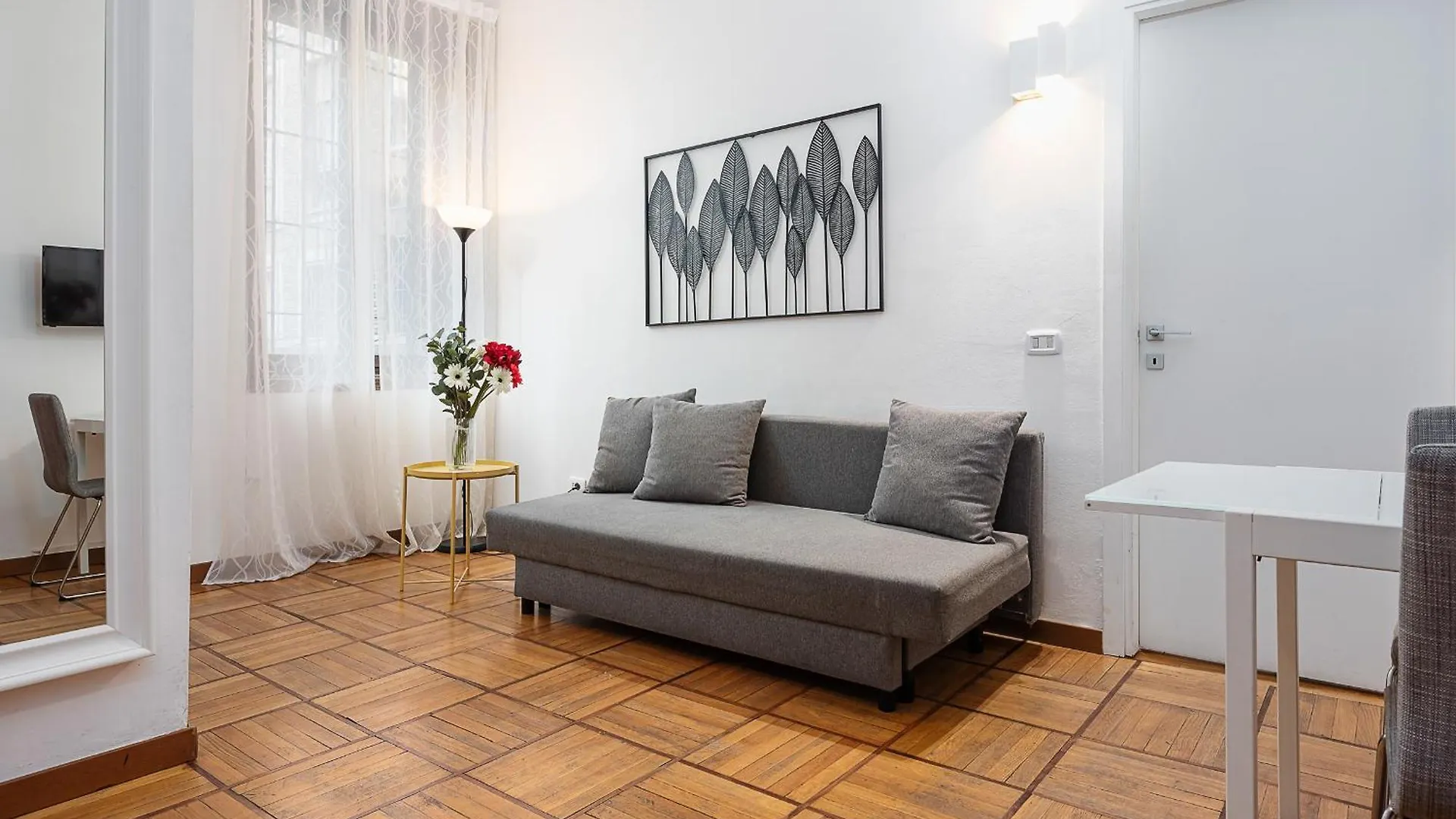 Classbnb - Two Apartments 400 Meters From The Duomo Milan Italy