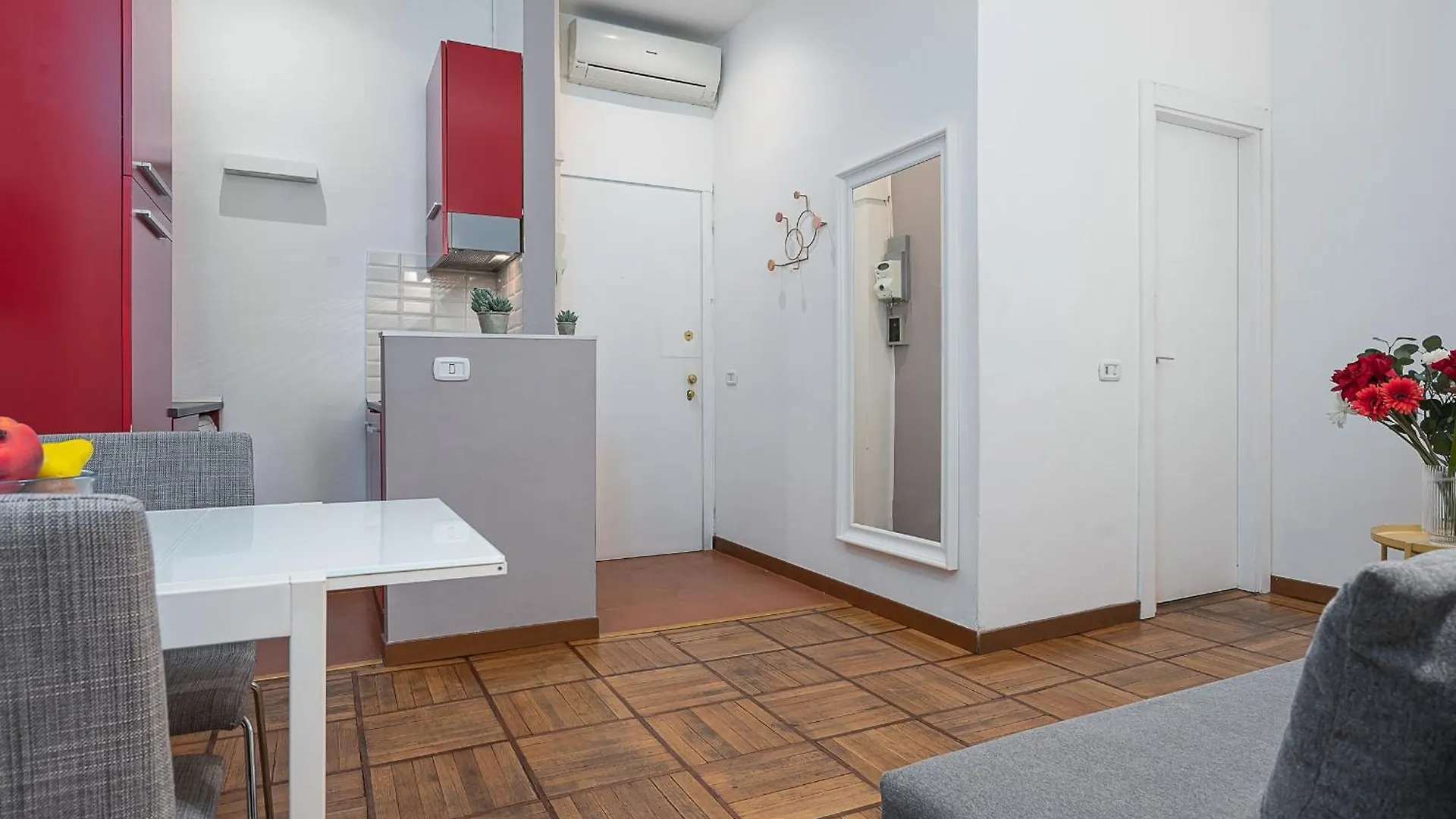 Classbnb - Two Apartments 400 Meters From The Duomo Milan 0*,  Italy