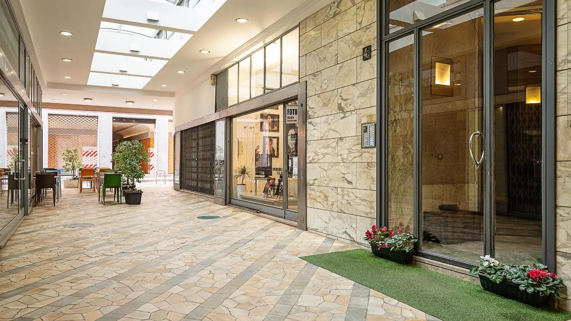 מילאנו Classbnb - Two Apartments 400 Meters From The Duomo איטליה